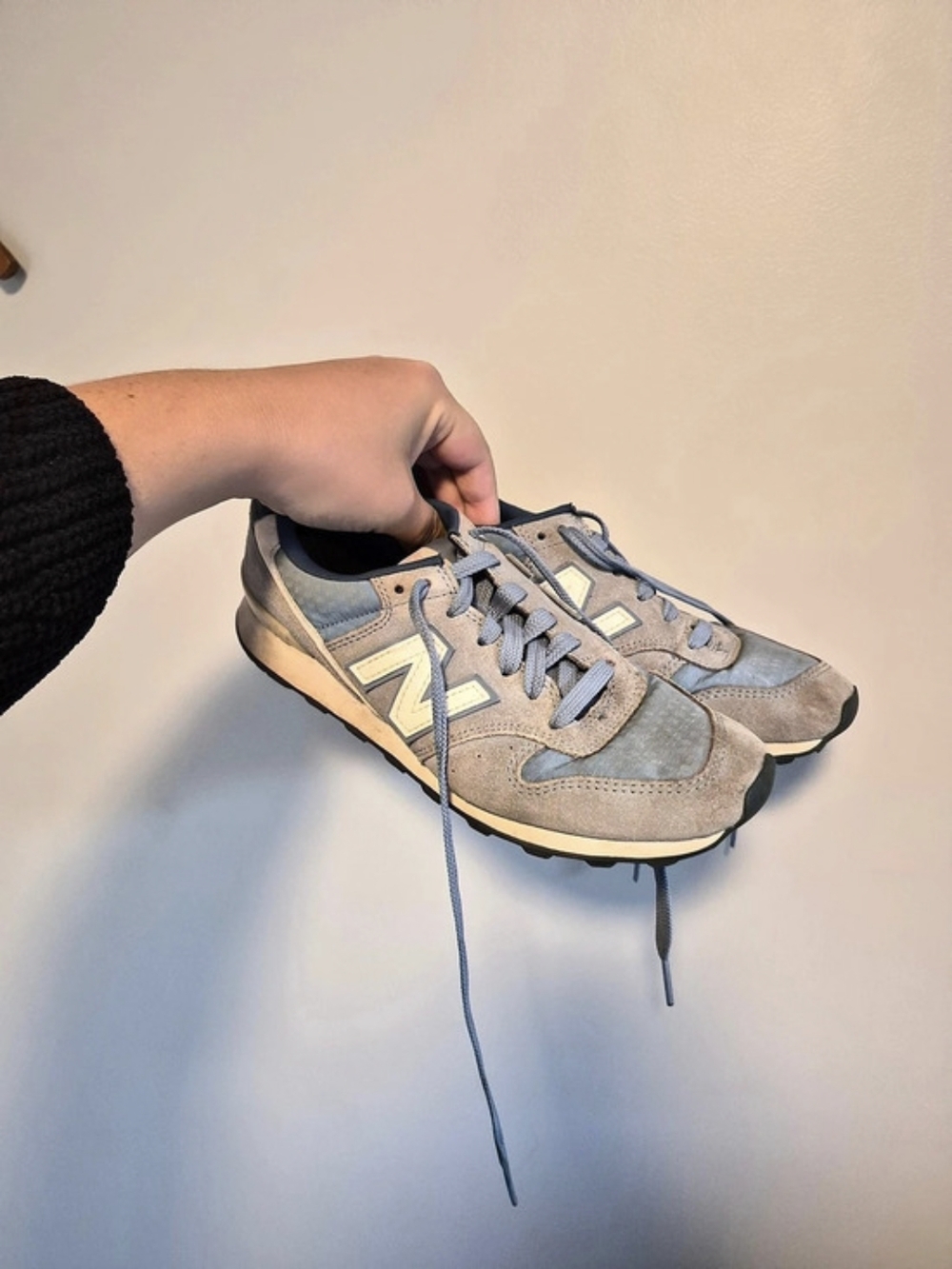 New Balance 696 Womens 7.5 Tan & Blue Lace Up Sneakers Shoes